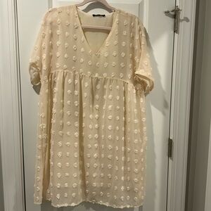 Off white Swiss dot pattern short sleeve dress size medium